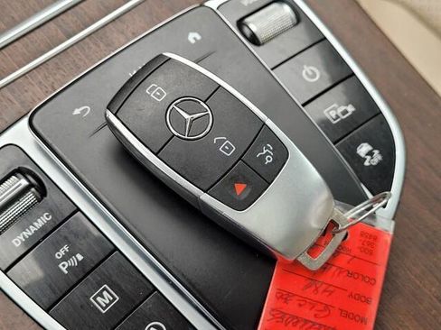 Used 2020 Mercedes-Benz GLC 300 GLC 300 image 34