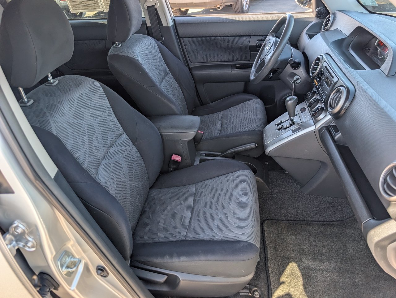 Used 2012 Scion xB FWD image 7