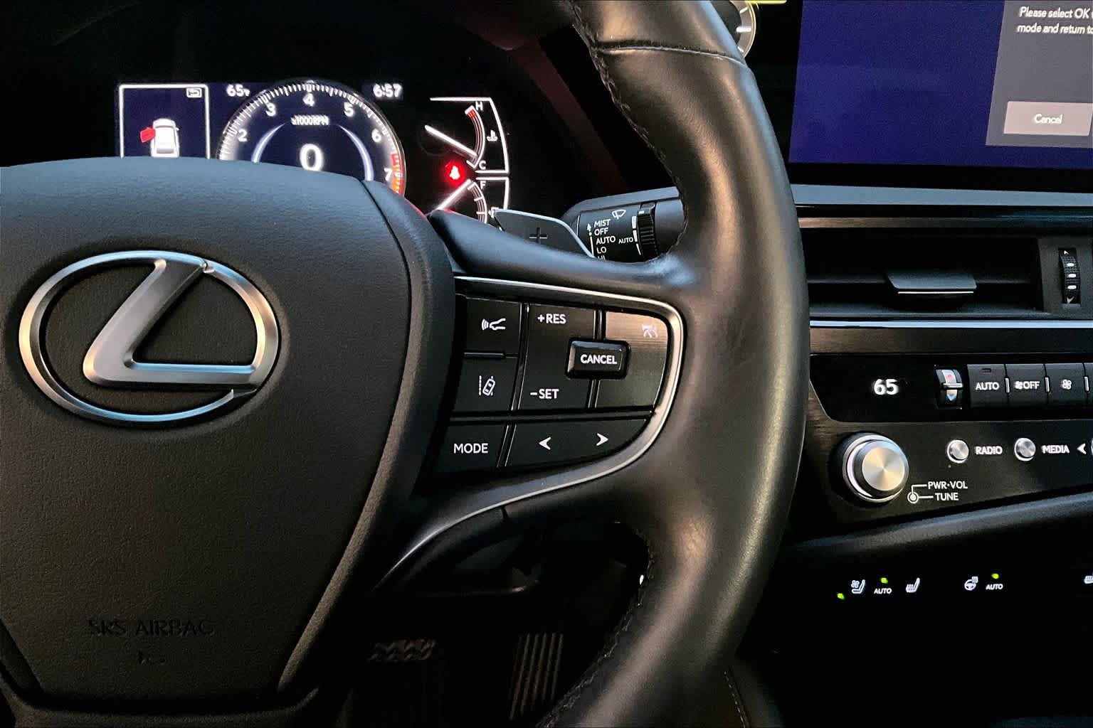 Used 2024 Lexus ES 350 w/ Premium Package FWD image 12