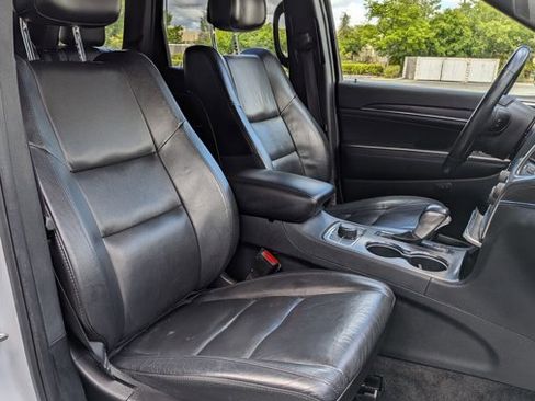 Used 2018 Jeep Grand Cherokee Limited image 20