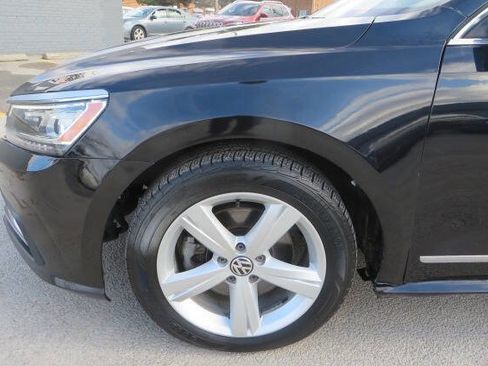 Used 2017 Volkswagen Passat 1.8T SE image 41