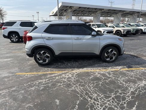 Used 2022 Hyundai Venue SEL w/ Cargo Package image 1