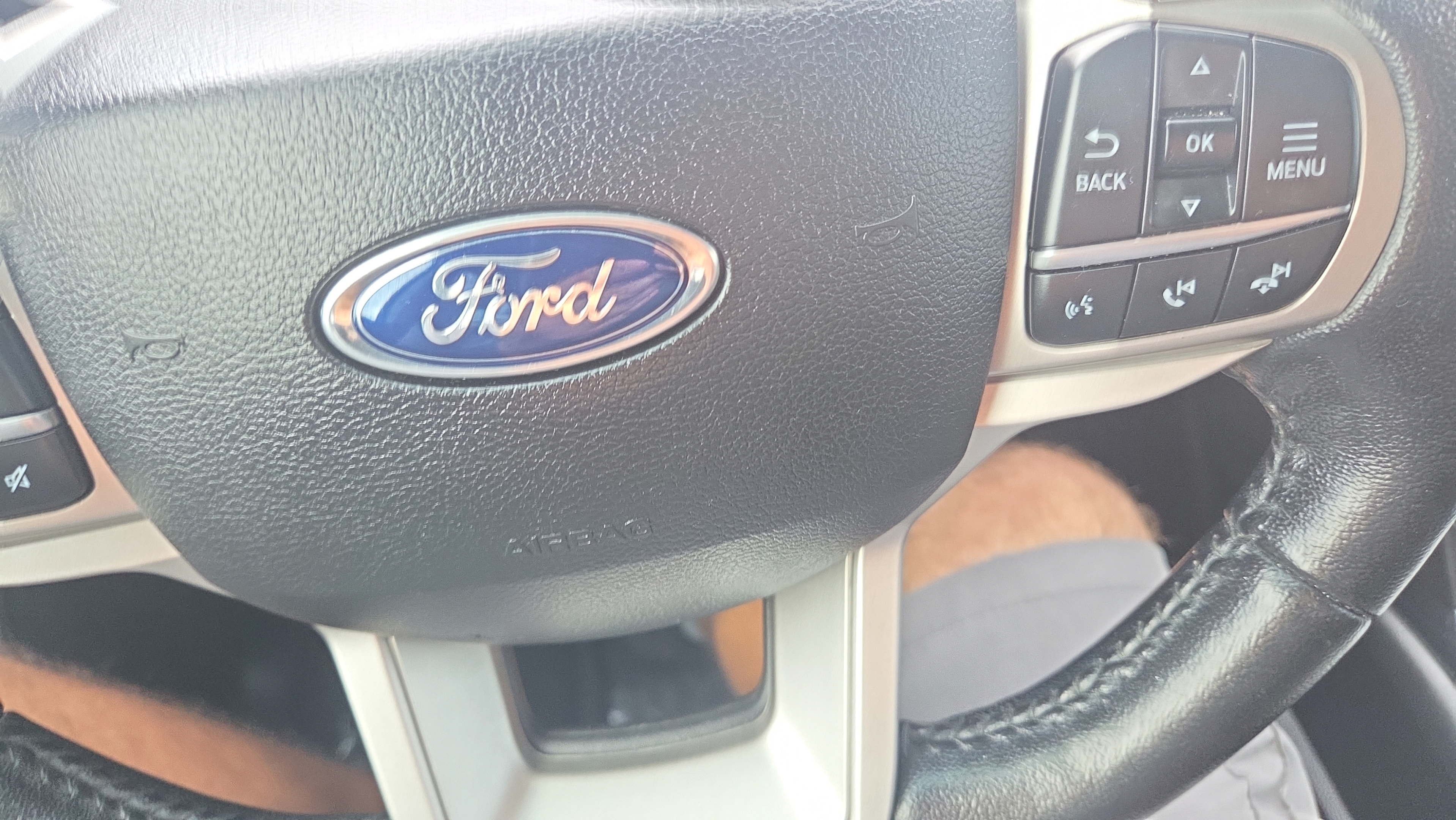 Used 2021 Ford Explorer Limited w/ Equipment Group 301A RWD image 34