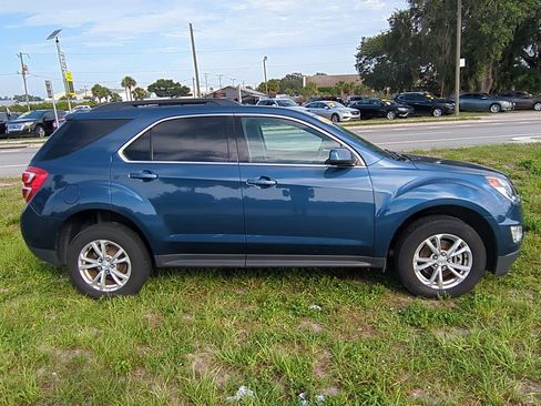 Used 2017 Chevrolet Equinox LT FWD image 3