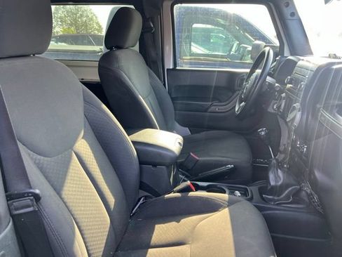Used 2016 Jeep Wrangler Sport w/ Mopar Black Appearance Group AWD/4WD image 12