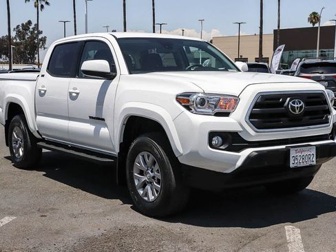 Used 2019 Toyota Tacoma SR5 RWD image 3