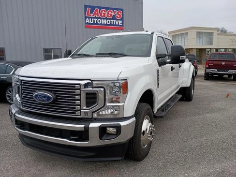 Used 2022 Ford F350 XLT image 2