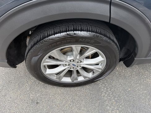 Used 2022 Ford Explorer Limited w/ Equipment Group 301A image 10