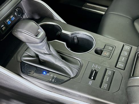 Used 2022 Toyota Highlander XLE image 24