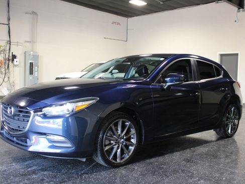 Used 2018 MAZDA MAZDA3 Touring image 5