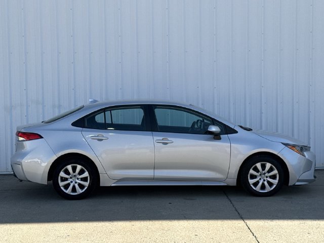 Used 2024 Toyota Corolla LE FWD image 3