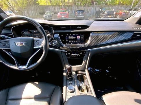 Used 2024 Cadillac XT6 Premium Luxury AWD/4WD image 15