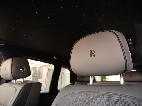 Used 2026 Rolls-Royce Cullinan Black Badge image 10