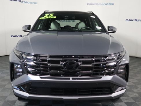 Used 2025 Hyundai Tucson Limited AWD/4WD image 12