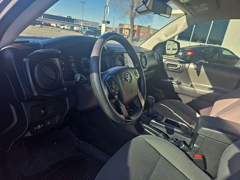 Used 2022 Toyota Tacoma SR image 11