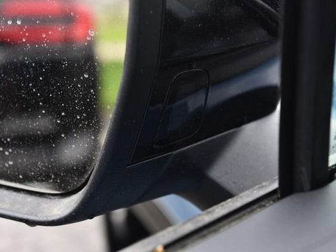 New 2026 Volkswagen Tiguan SE R-Line image 10