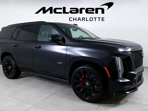 Used 2026 Cadillac Escalade V w/ LPO, ONYX Package AWD/4WD image 2