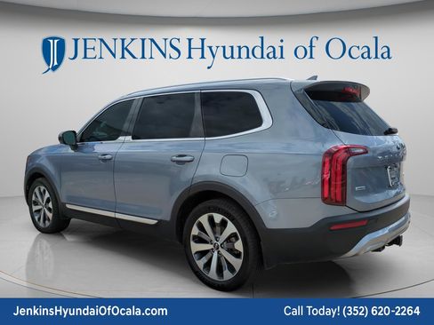 Used 2020 Kia Telluride EX w/ EX Premium Package image 5