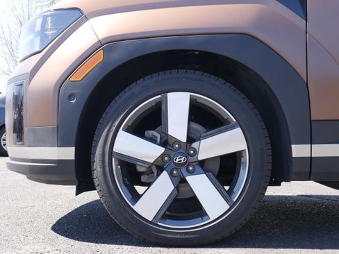 Used 2025 Hyundai Santa Fe Limited AWD/4WD image 13