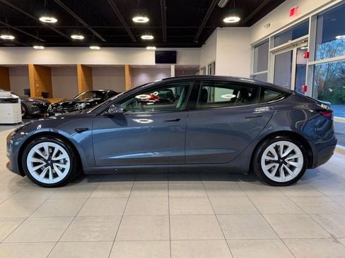 Used 2022 Tesla Model 3 Long Range AWD/4WD image 7