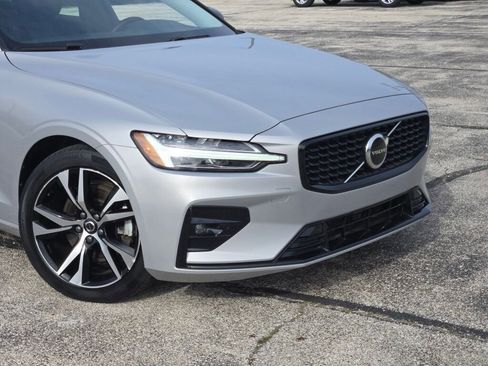 Used 2024 Volvo S60 B5 Core FWD image 2