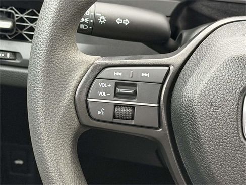 Used 2023 Honda Accord EX image 18