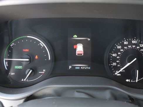 Used 2021 Toyota Sienna XLE w/ XLE Plus Package FWD image 11