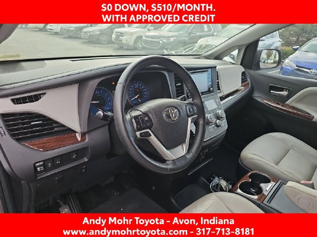 Used 2018 Toyota Sienna Limited FWD image 9