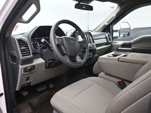 Used 2022 Ford F350 XLT w/ XLT Value Package image 16