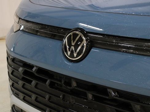 New 2026 Volkswagen Tiguan SE image 33