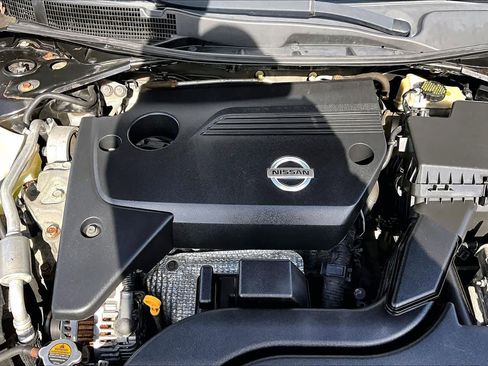 Used 2013 Nissan Altima 2.5 SV FWD image 32