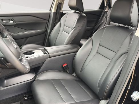 Used 2024 Nissan Rogue SL w/ SL Premium Package FWD image 19