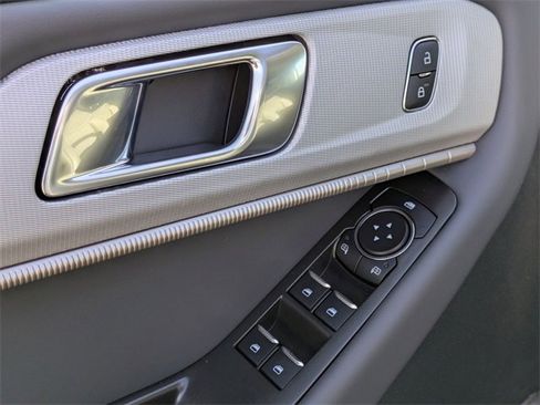 New 2025 Ford Explorer Active w/ Active Comfort Package image 12