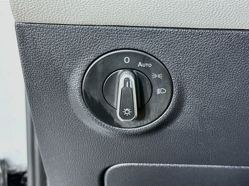 Used 2025 Volkswagen Taos S FWD image 17