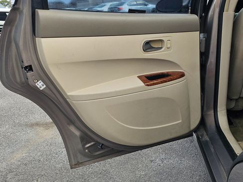 Used 2006 Buick LaCrosse CXL w/ Driver Confidence Package image 10