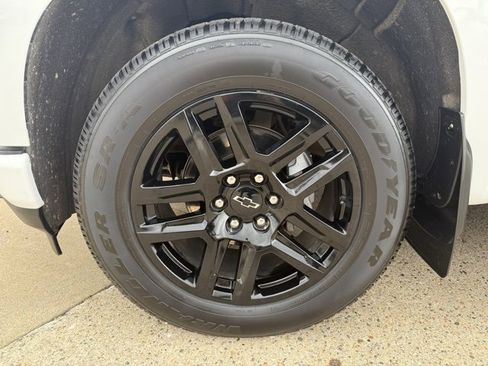 Used 2022 Chevrolet Silverado 1500 Custom w/ Rally Edition image 9