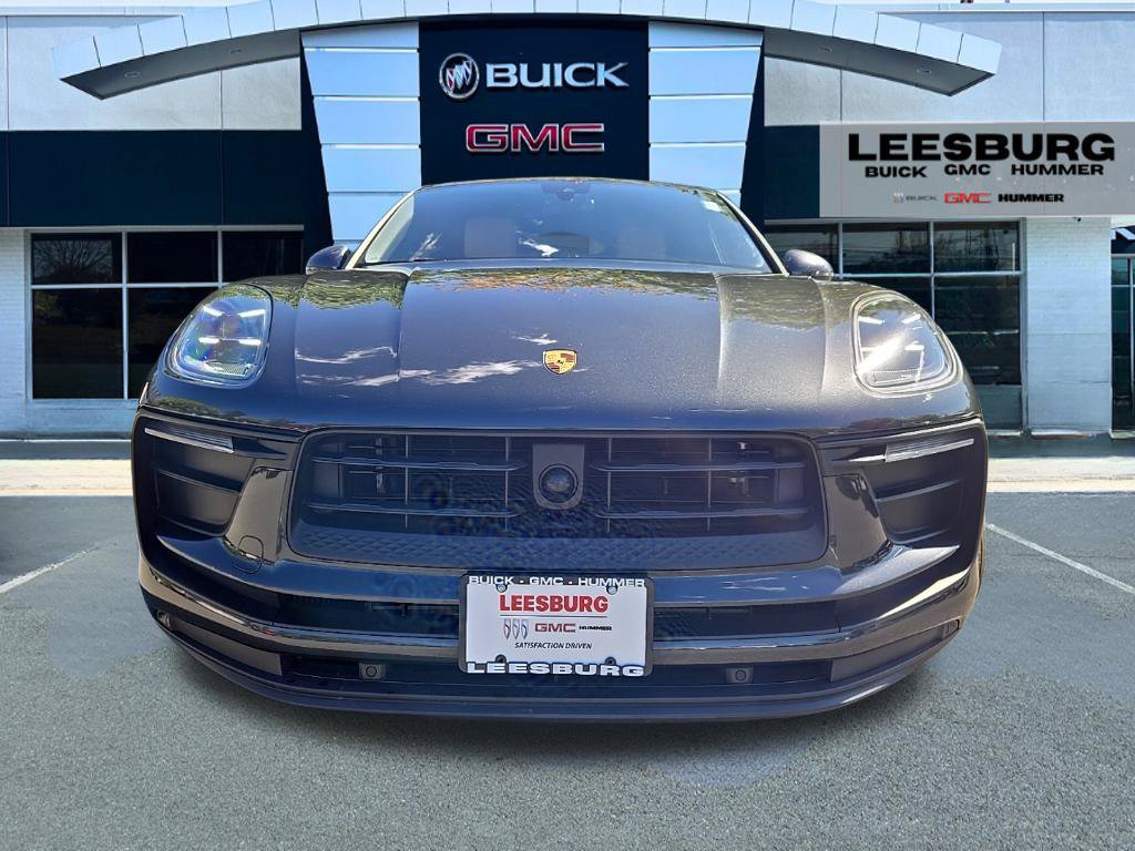 Used 2023 Porsche Macan AWD/4WD image 2