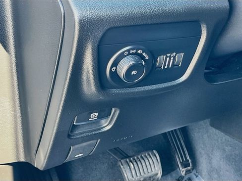 Used 2023 Jeep Grand Cherokee L Limited w/ Luxury Tech Group II RWD image 10