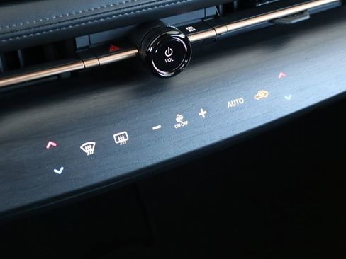 Used 2023 Nissan Ariya AWD image 54