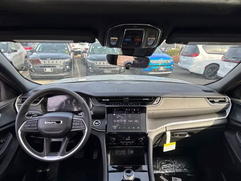 New 2025 Jeep Grand Cherokee Laredo X w/ Trailer Tow Package image 34