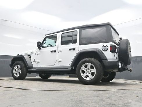 Used 2018 Jeep Wrangler Unlimited Sport image 38
