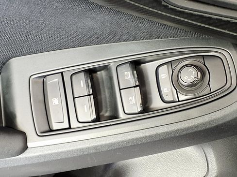 Used 2017 Subaru Impreza 2.0i AWD/4WD image 25