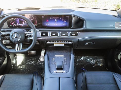 New 2026 Mercedes-Benz GLS 580 4MATIC image 12