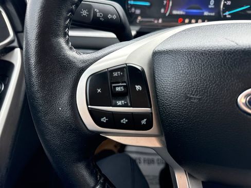 Used 2023 Ford Explorer XLT w/ Equipment Group 202A image 39