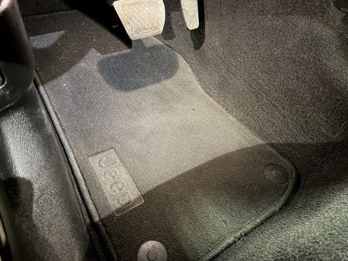 Used 2023 Jeep Wrangler Unlimited Sahara w/ Cold Weather Group image 15