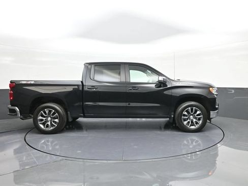 Used 2023 Chevrolet Silverado 1500 LT AWD/4WD image 24