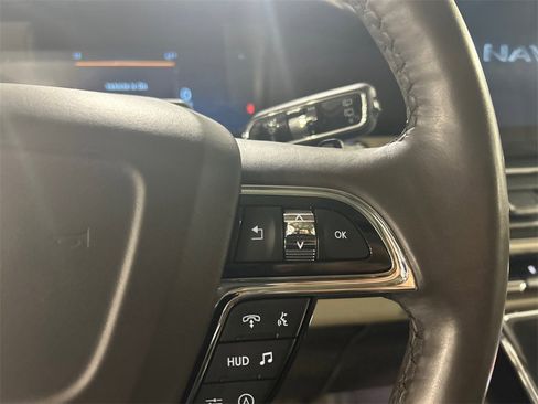 Used 2022 Lincoln Navigator L Reserve image 13