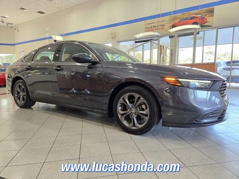 Used 2023 Honda Accord EX image 3