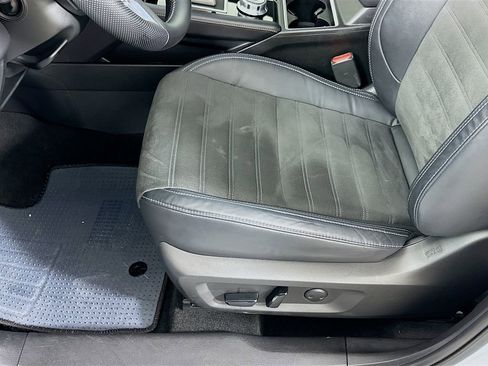 Used 2023 Mitsubishi Outlander SE image 20