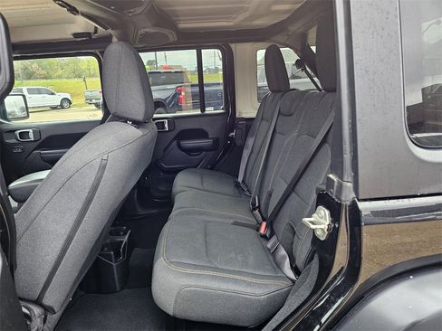 Used 2024 Jeep Wrangler Sport S image 16